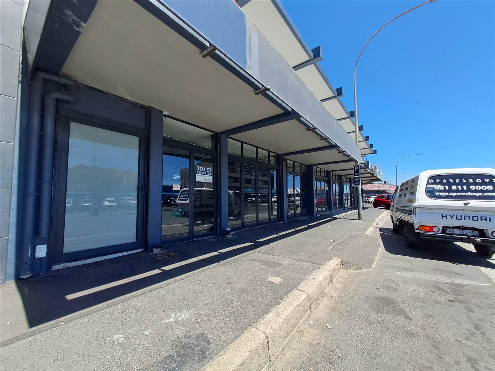 630  m² Commercial space in Elsies River Industrial photo number 2
