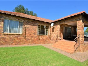 3 Bed Townhouse in North Riding AH