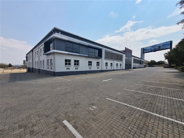 159  m² Commercial space