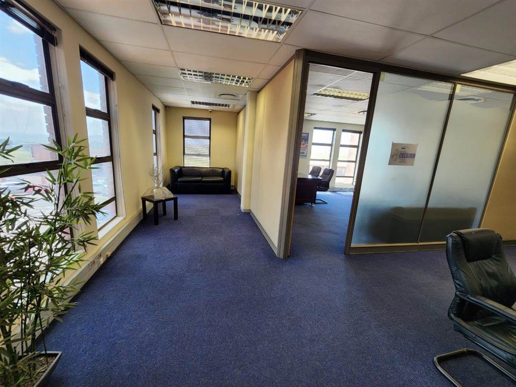 121  m² Office Space in Ben Fleur photo number 15