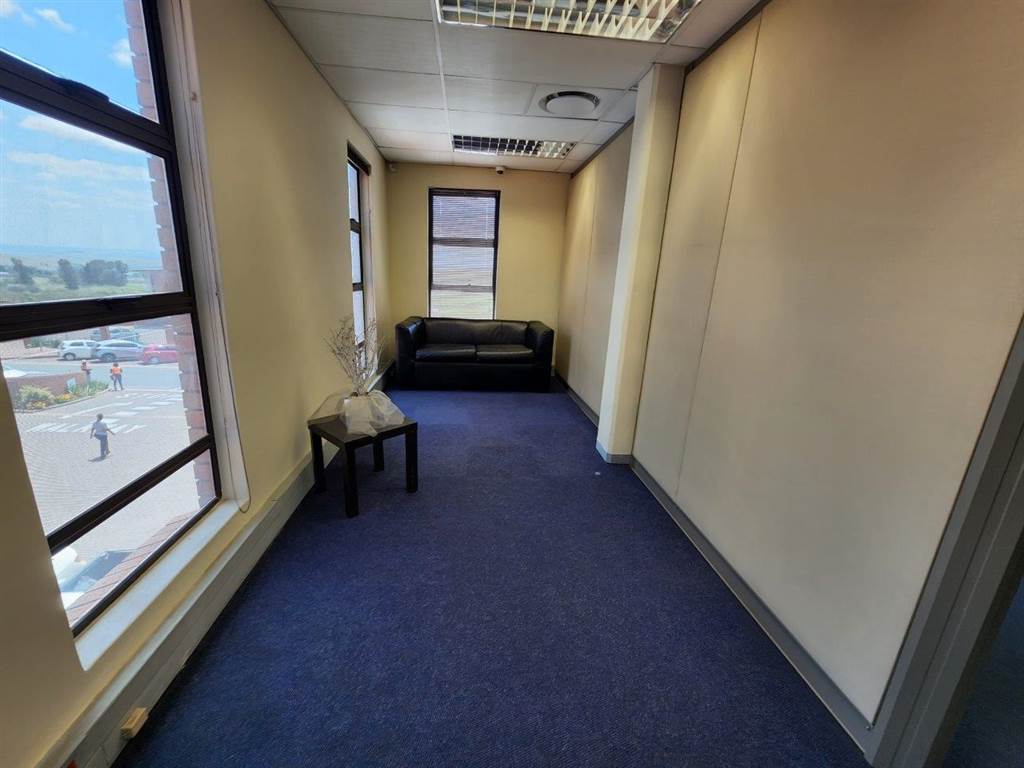 121  m² Office Space in Ben Fleur photo number 16