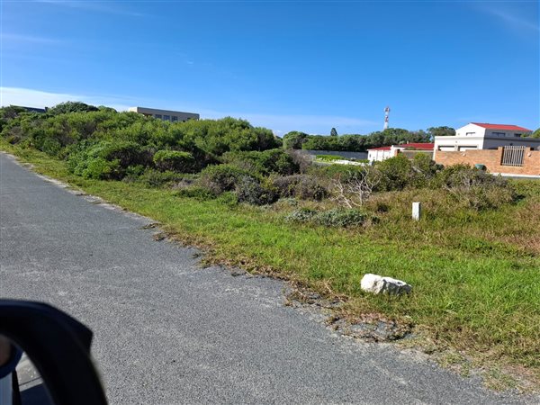 1368 m² Land available in Pearly Beach