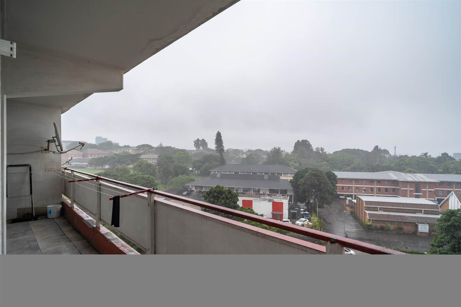 1 Bed Apartment in Pinetown Central photo number 6