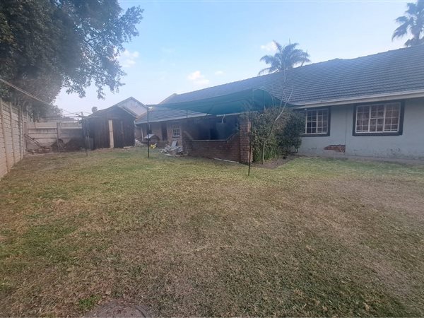 4 Bedroom House 4 Bedroom House