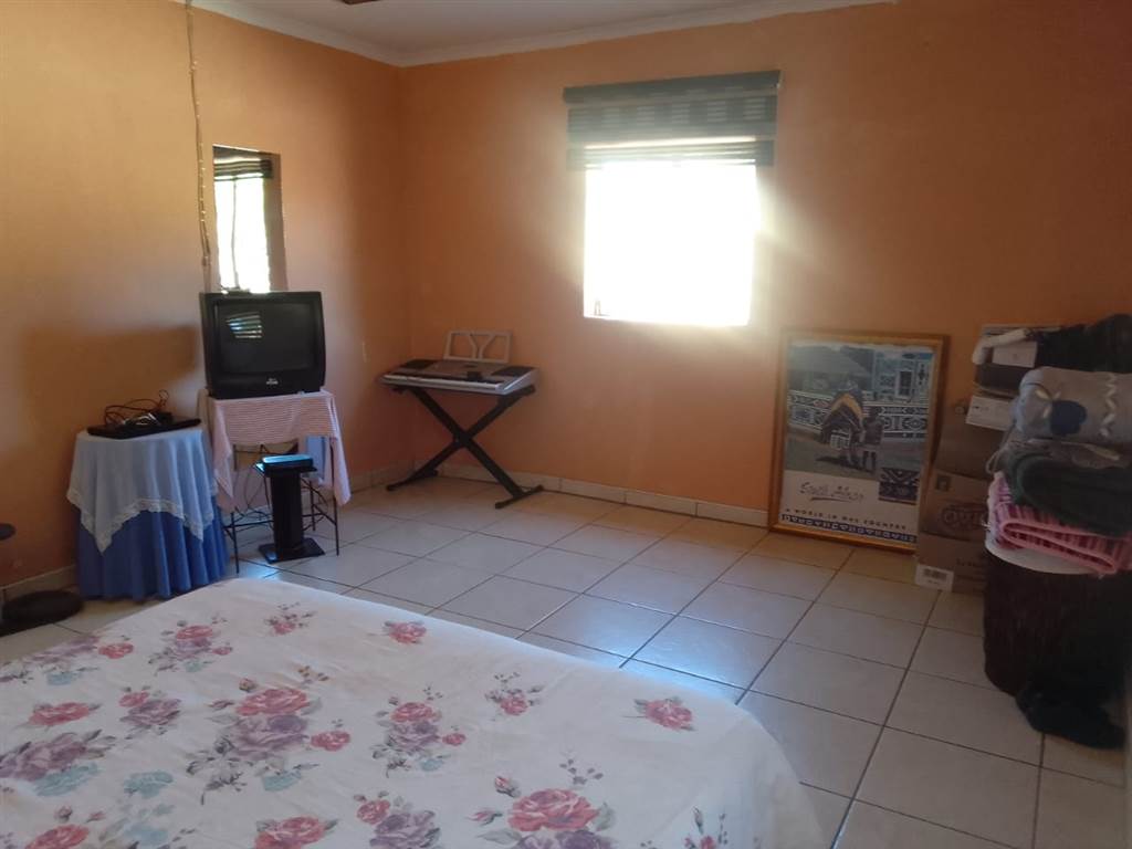4 Bed House in Mafikeng photo number 24