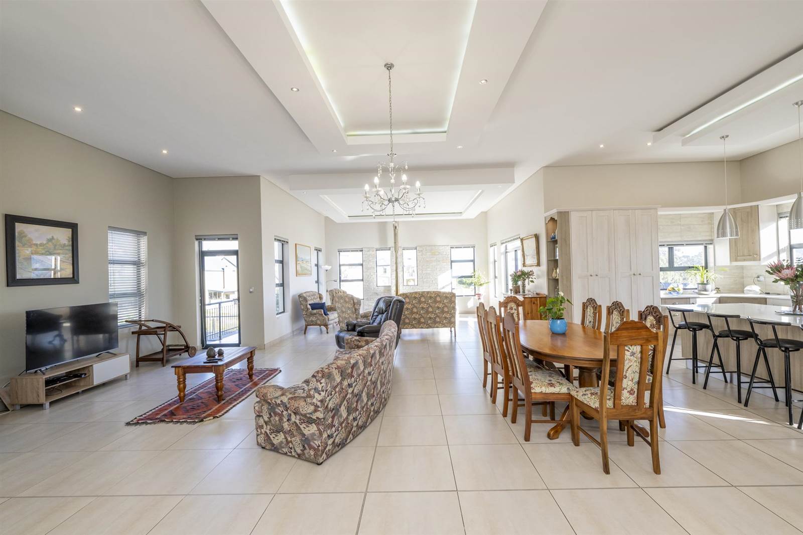 4 Bed House in Franschhoek photo number 13