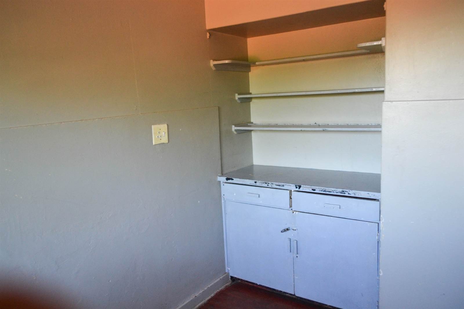 Bachelor apartment in Jeppestown photo number 5