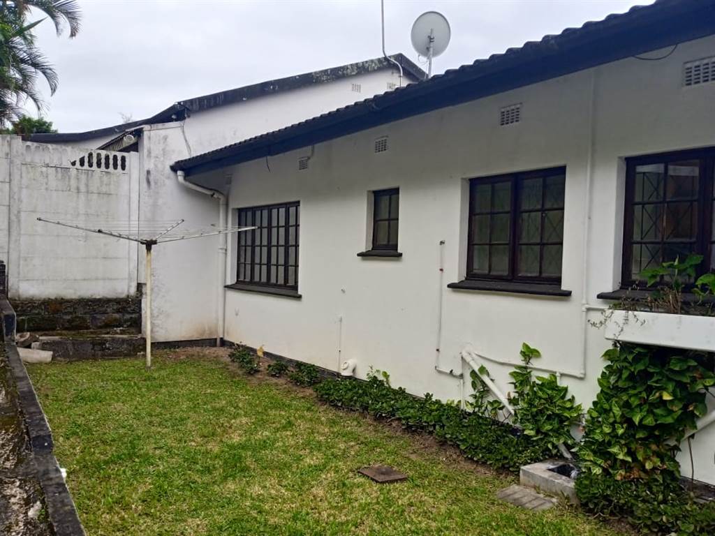 2 Bed Simplex in Pinetown Central photo number 13