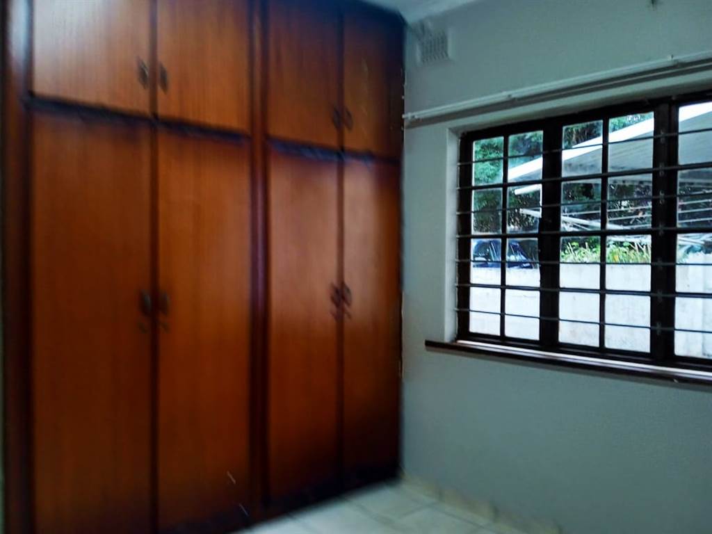 2 Bed Simplex in Pinetown Central photo number 10