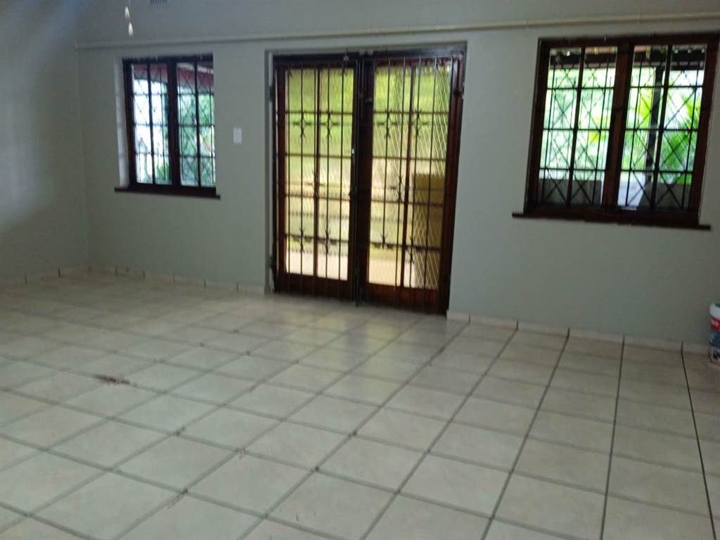 2 Bed Simplex in Pinetown Central photo number 6