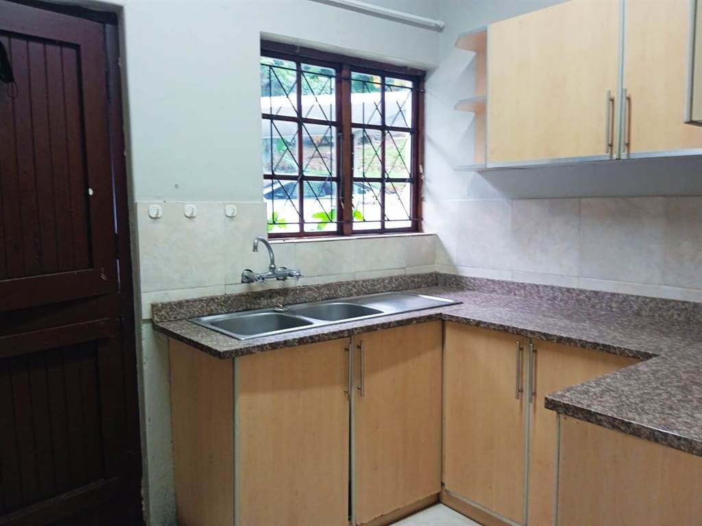 2 Bed Simplex in Pinetown Central photo number 2