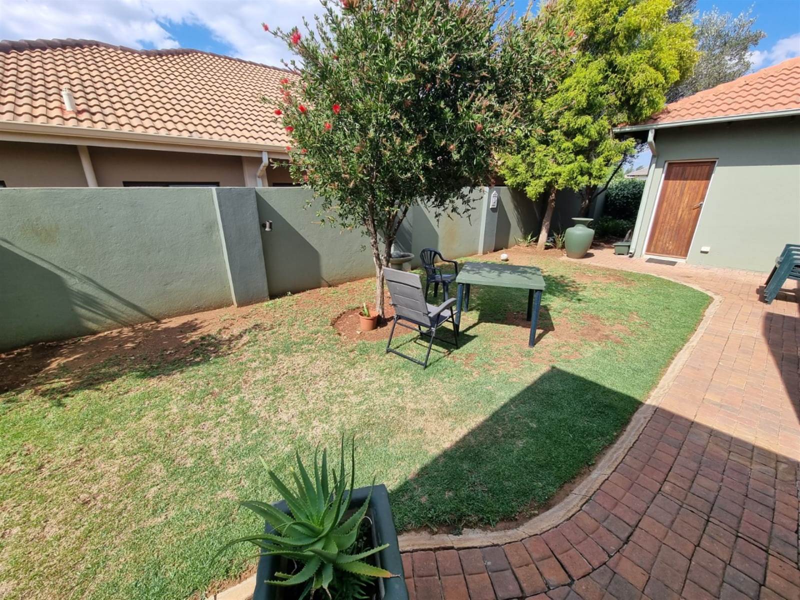 4 Bed House in Hazeldean (Silverlakes Surroundings) photo number 22