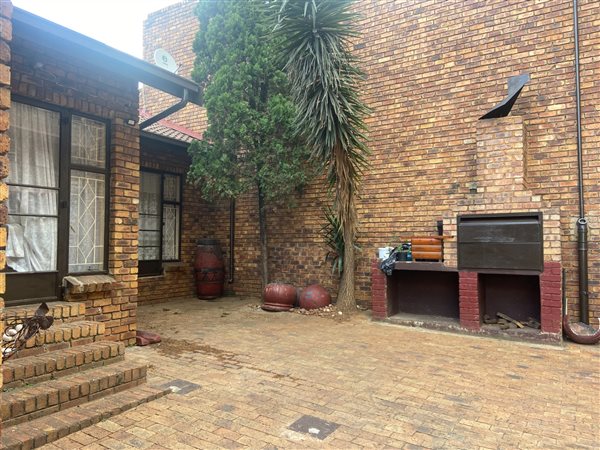 4 Bed Townhouse in Benoni Central