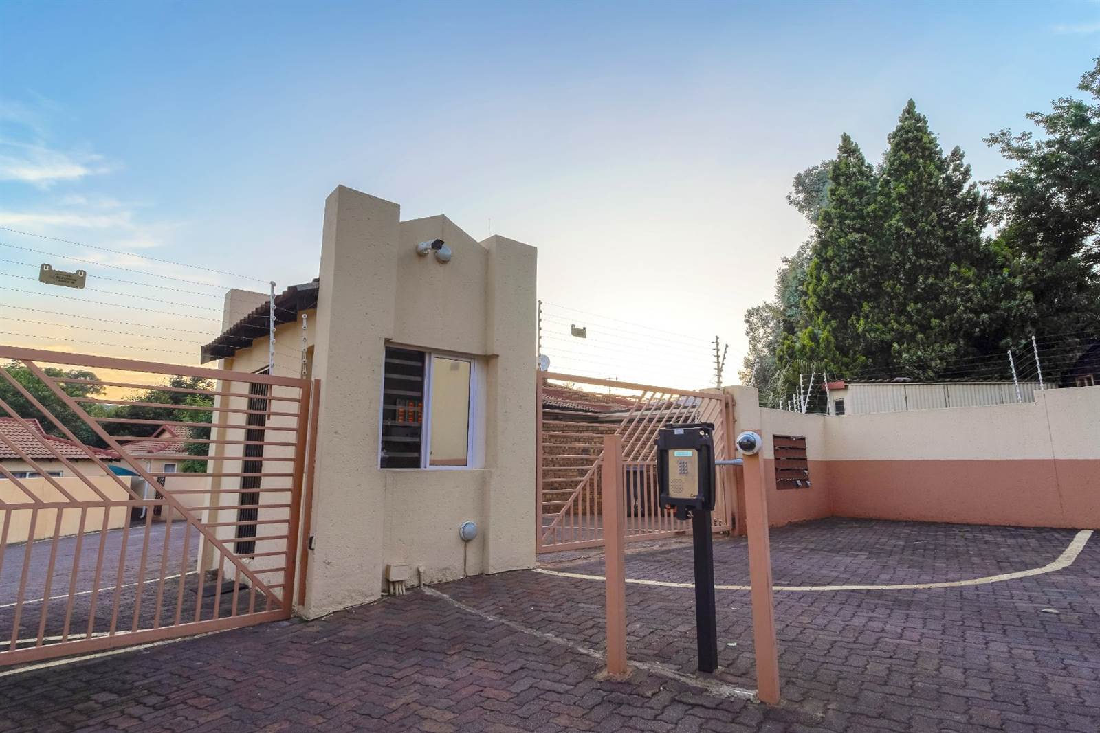 2 Bed Townhouse in Melville photo number 21