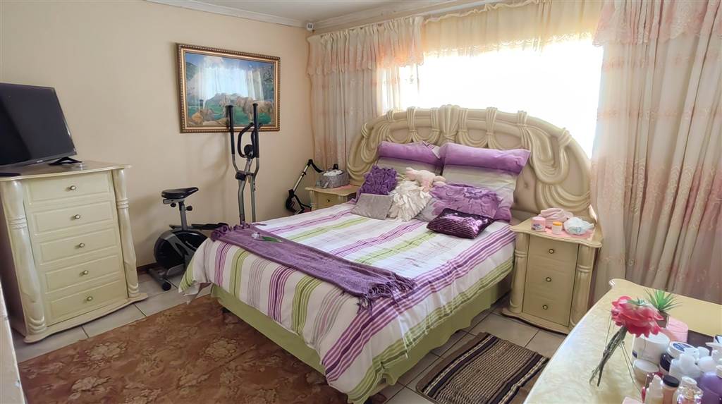 3 Bed House in Mokopane photo number 11