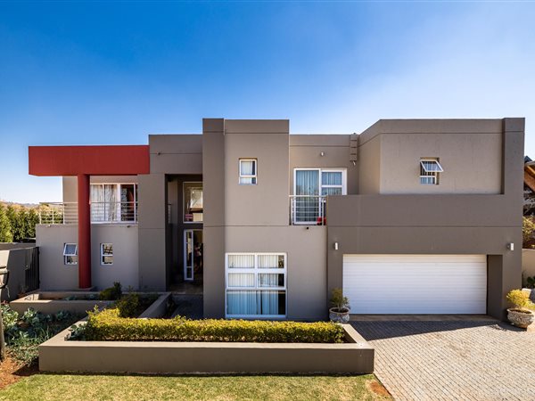 4 Bedroom House 4 Bedroom House