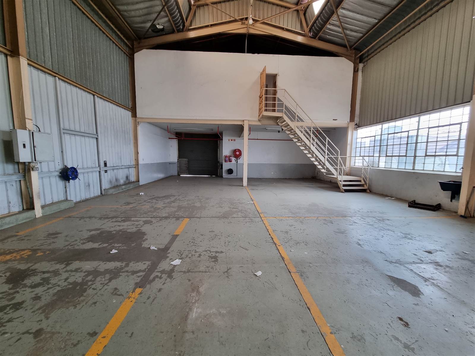 445  m² Industrial space in Selby photo number 7