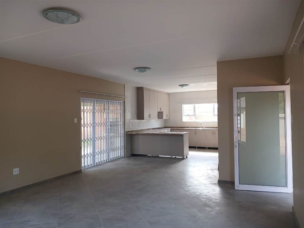 3 Bed House in Secunda photo number 23