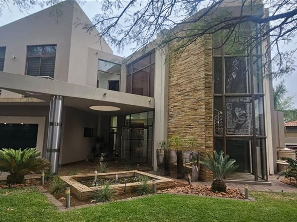 4 Bedroom House 4 Bedroom House