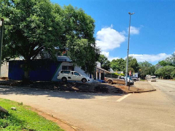 742 m² Commercial space 742 m² Commercial space