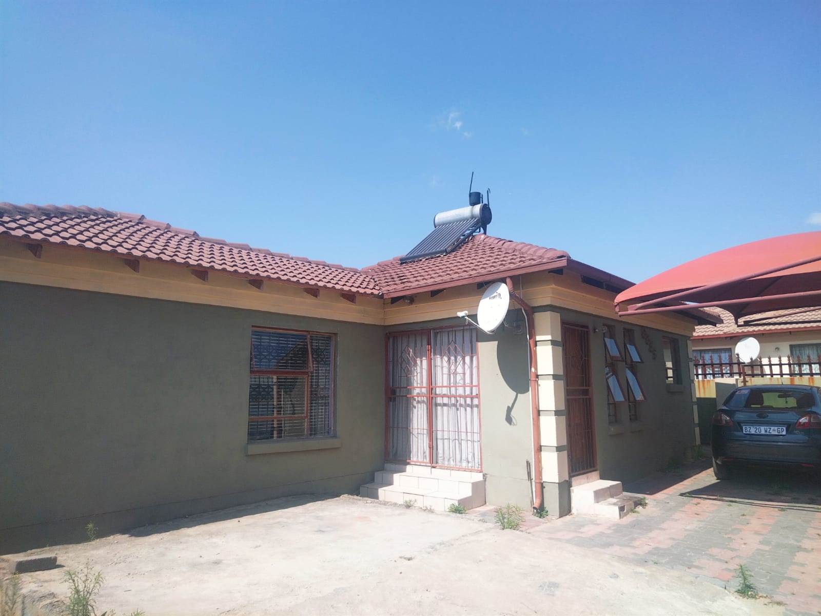 4 Bed House in Olievenhoutbosch photo number 7