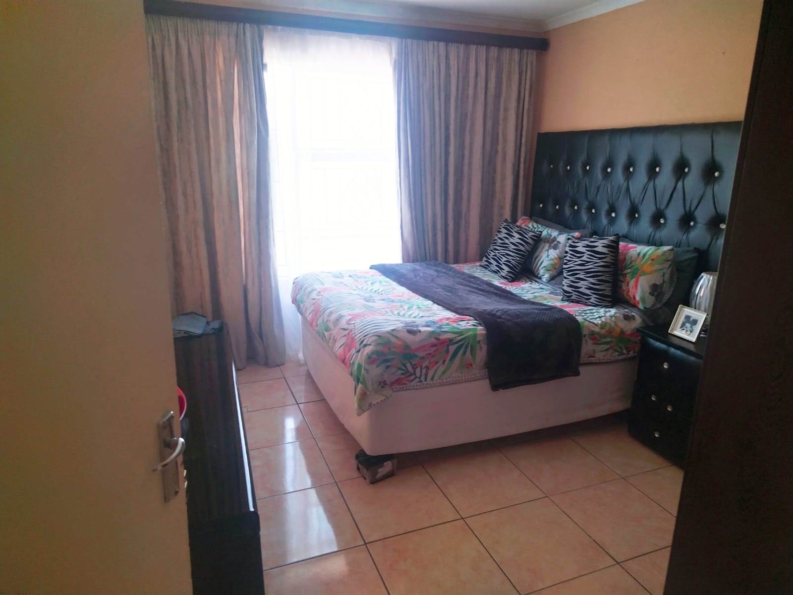 4 Bed House in Olievenhoutbosch photo number 3