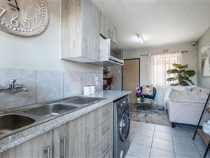 2 Bed Apartment in Vereeniging Central