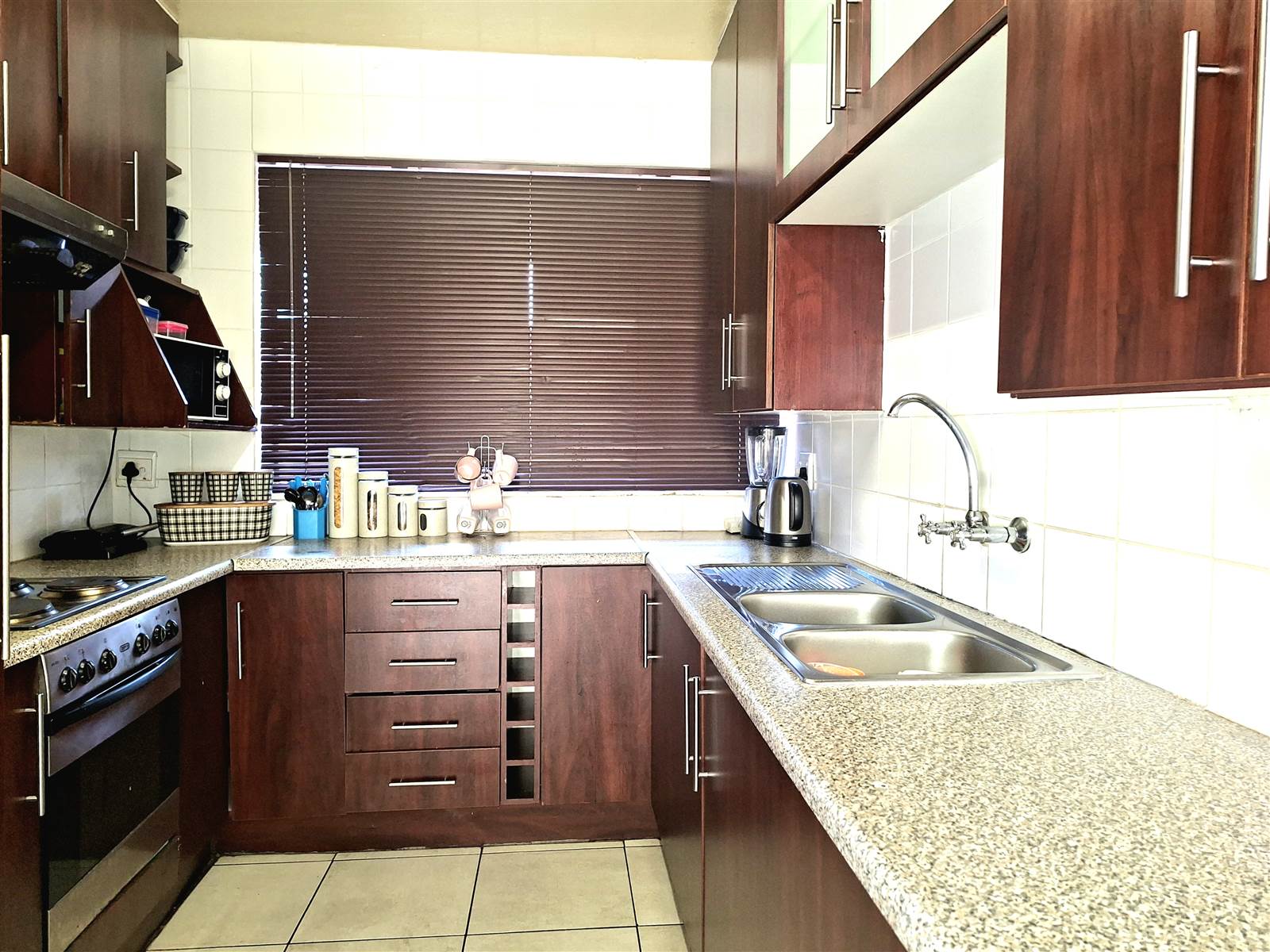 3 Bed Apartment in Jeppestown photo number 1