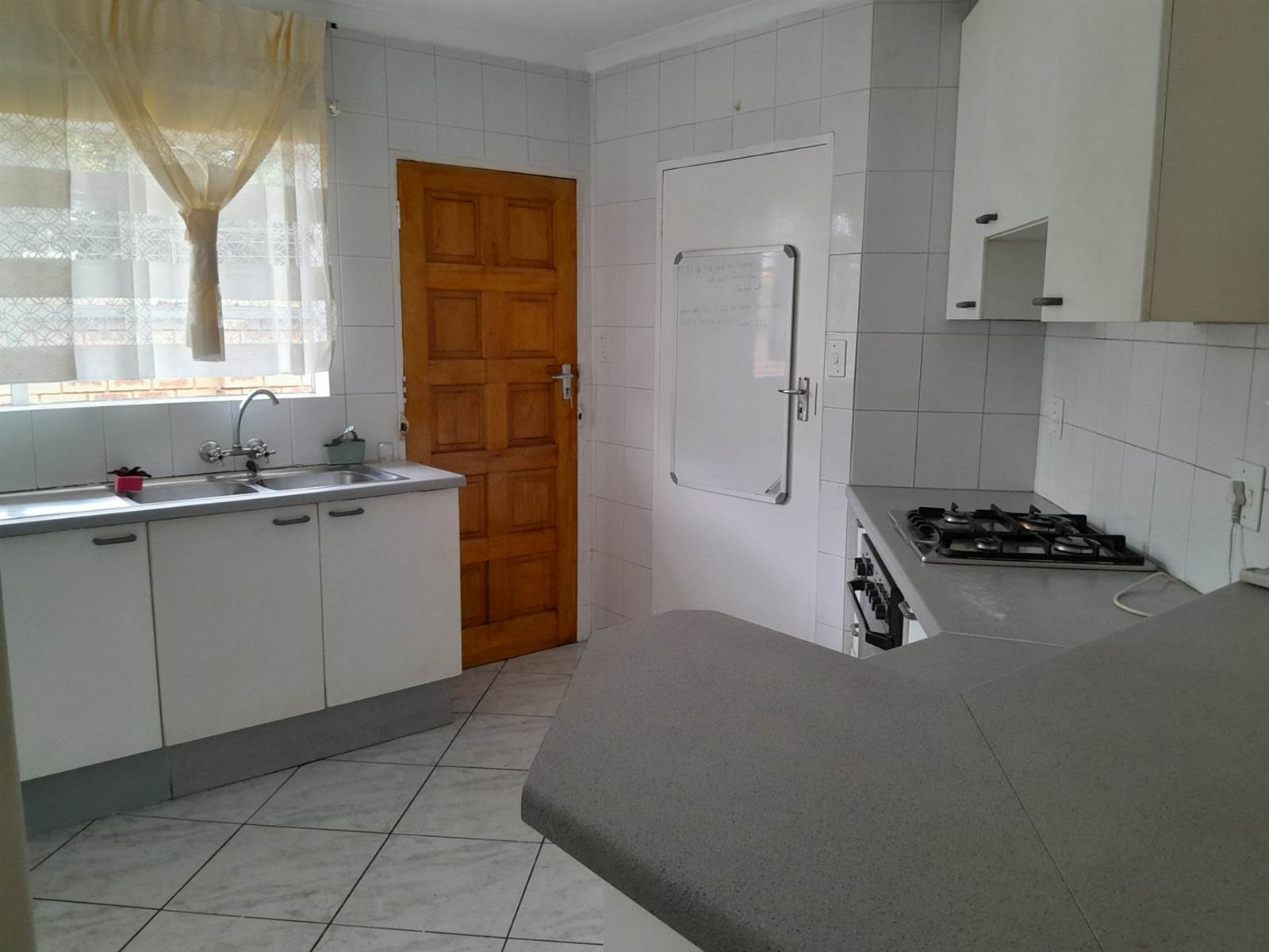 3 Bed Townhouse in Die Hoewes photo number 23