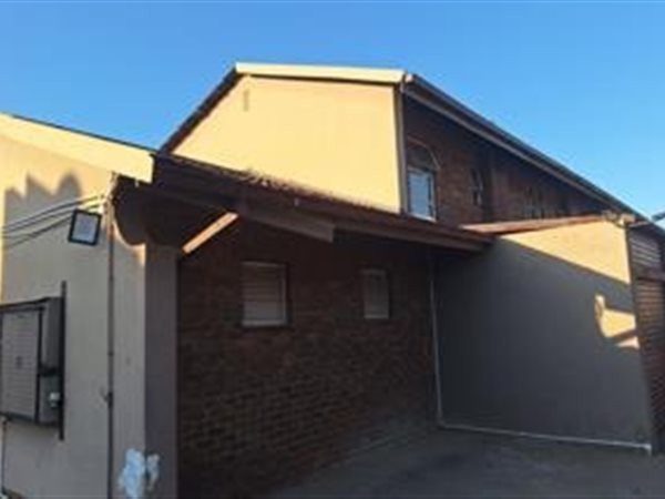 3 Bedroom Townhouse 3 Bedroom Townhouse