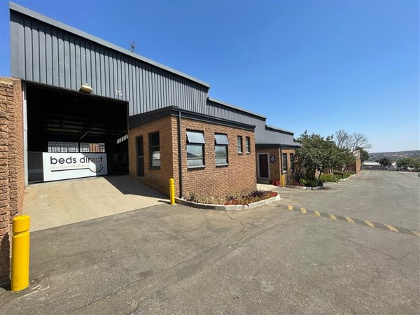 236  m² Industrial space