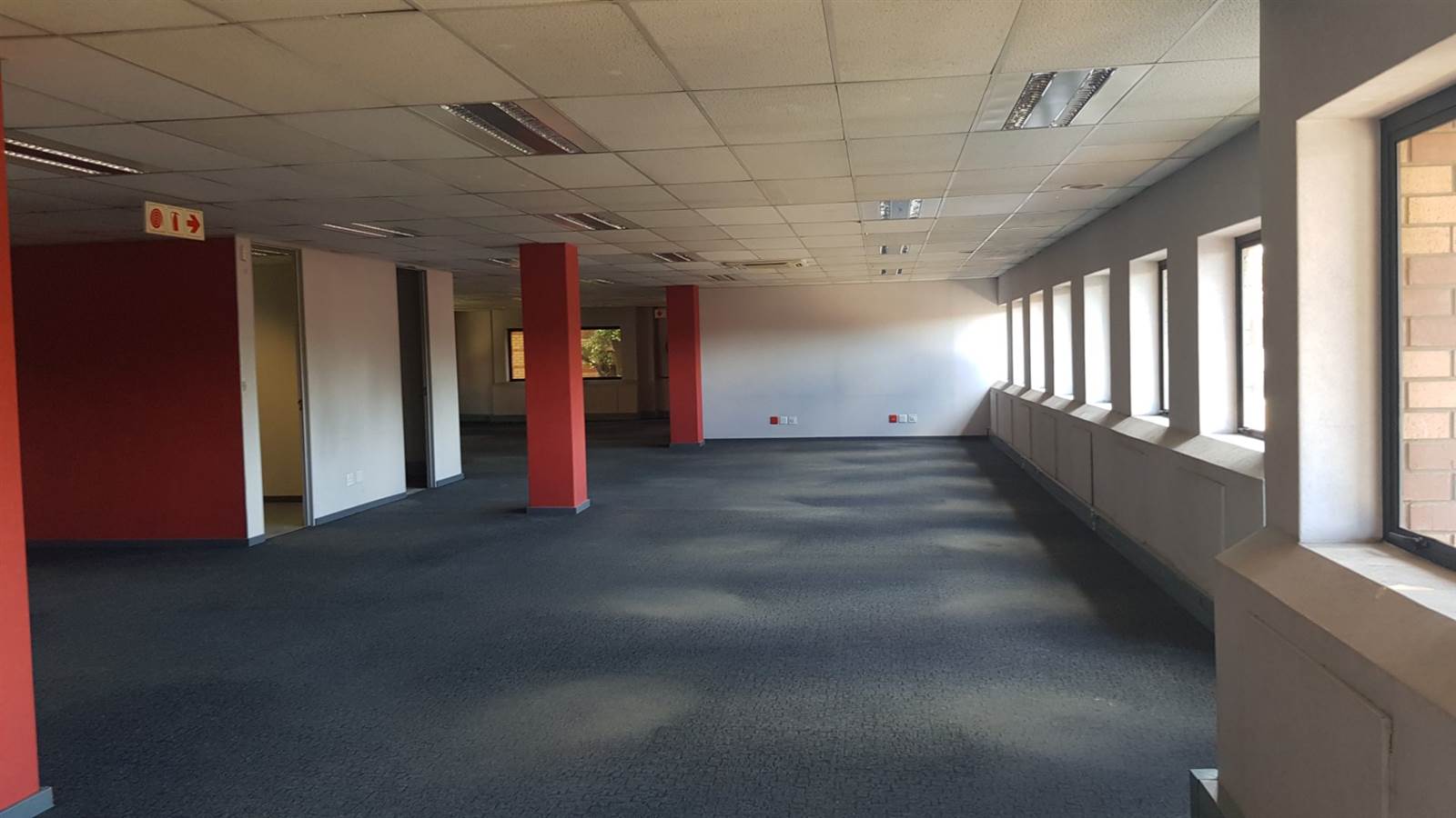 708  m² Office Space in Bedfordview photo number 9