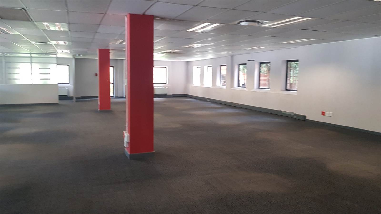 708  m² Office Space in Bedfordview photo number 5