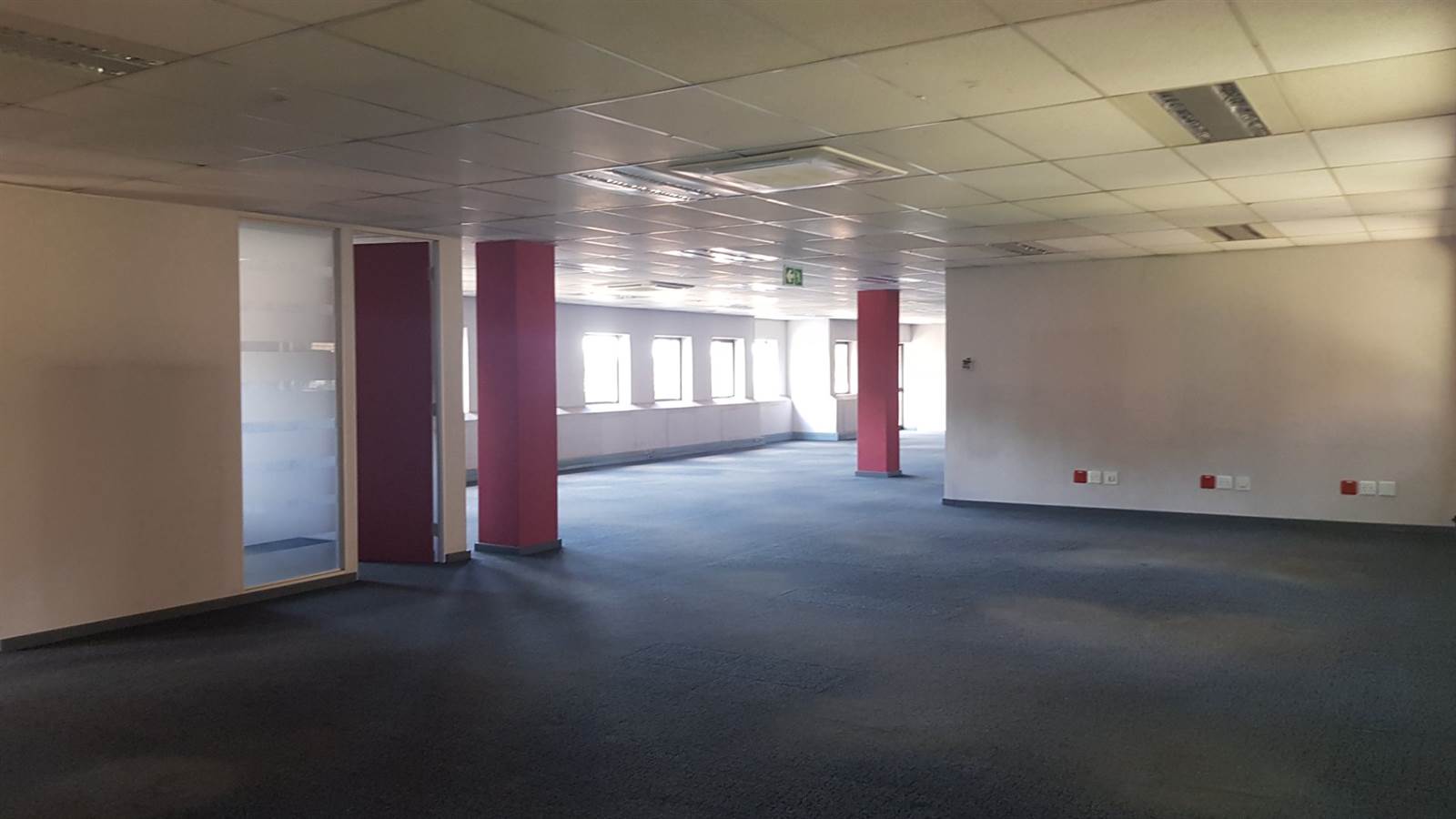 708  m² Office Space in Bedfordview photo number 14