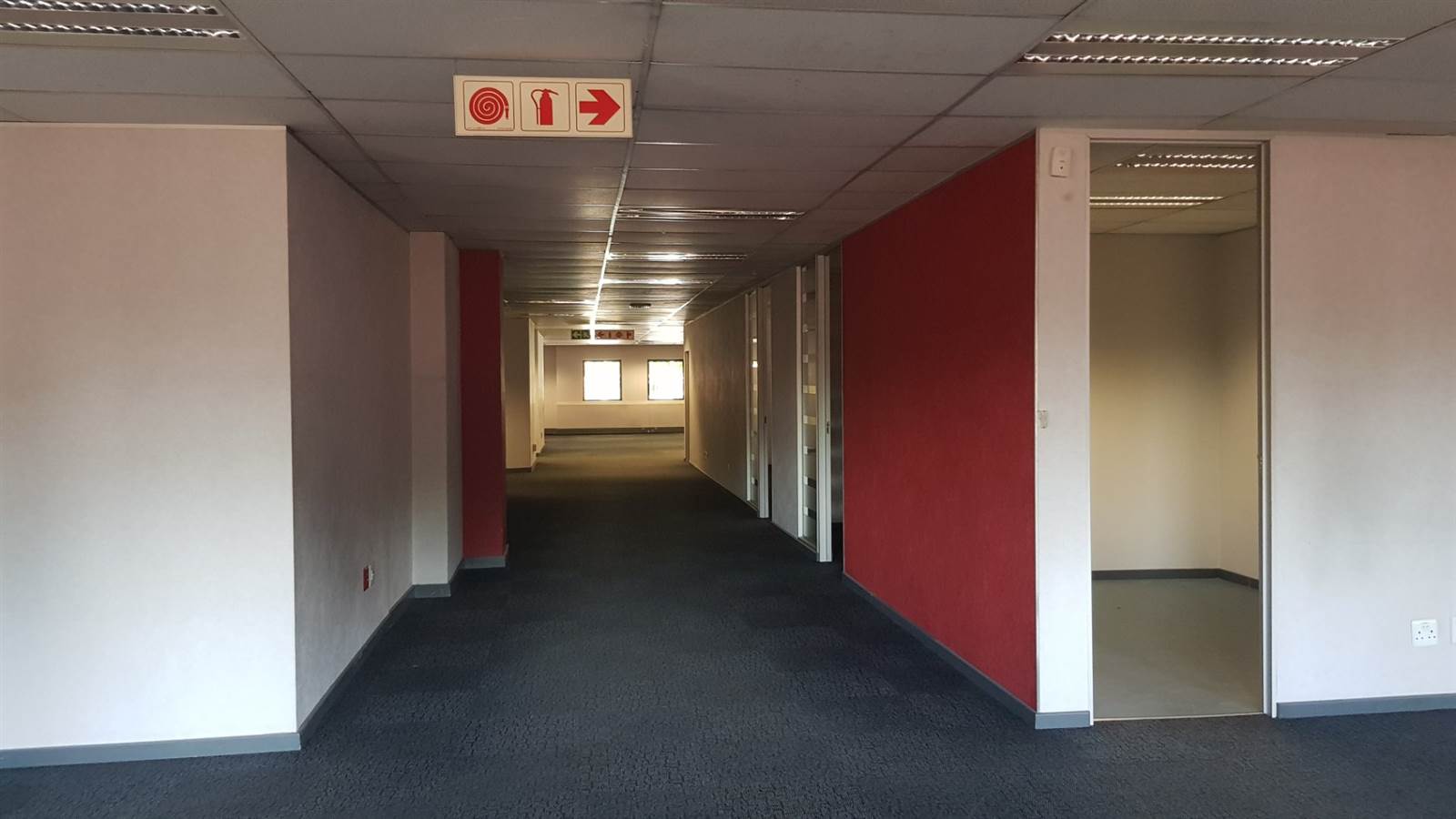 708  m² Office Space in Bedfordview photo number 11
