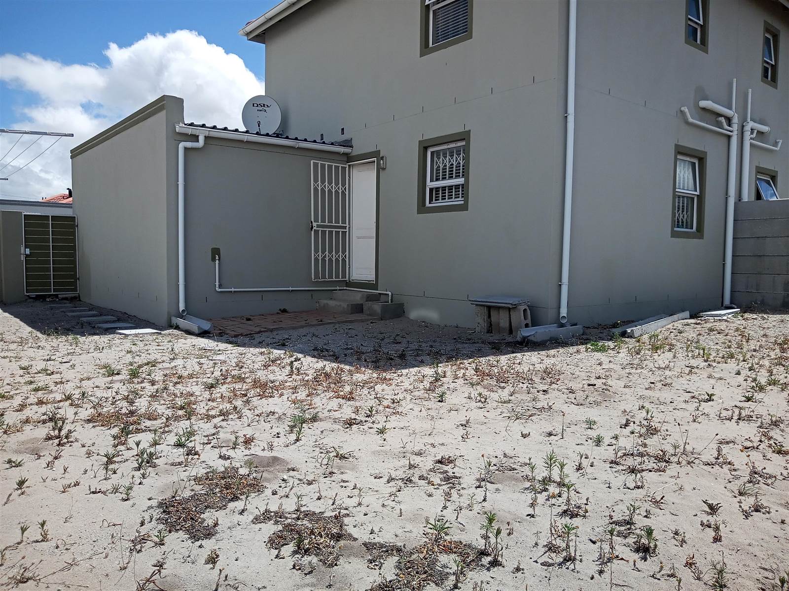 3 Bed House in Mitchells Plain photo number 15
