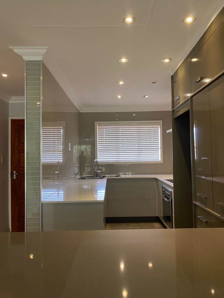 3 Bed Apartment in Northcliff photo number 3