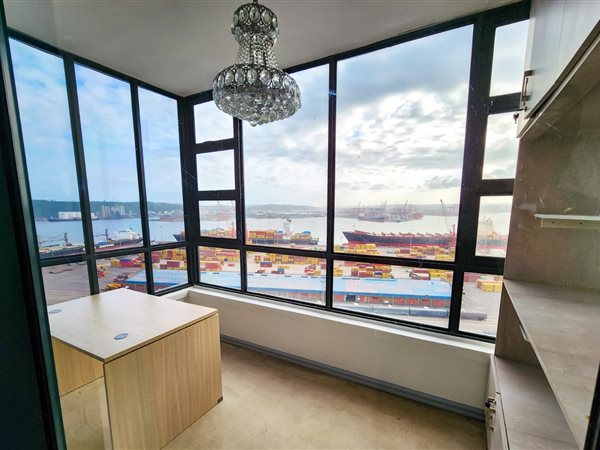 2 Bed Flat in Point Waterfront
