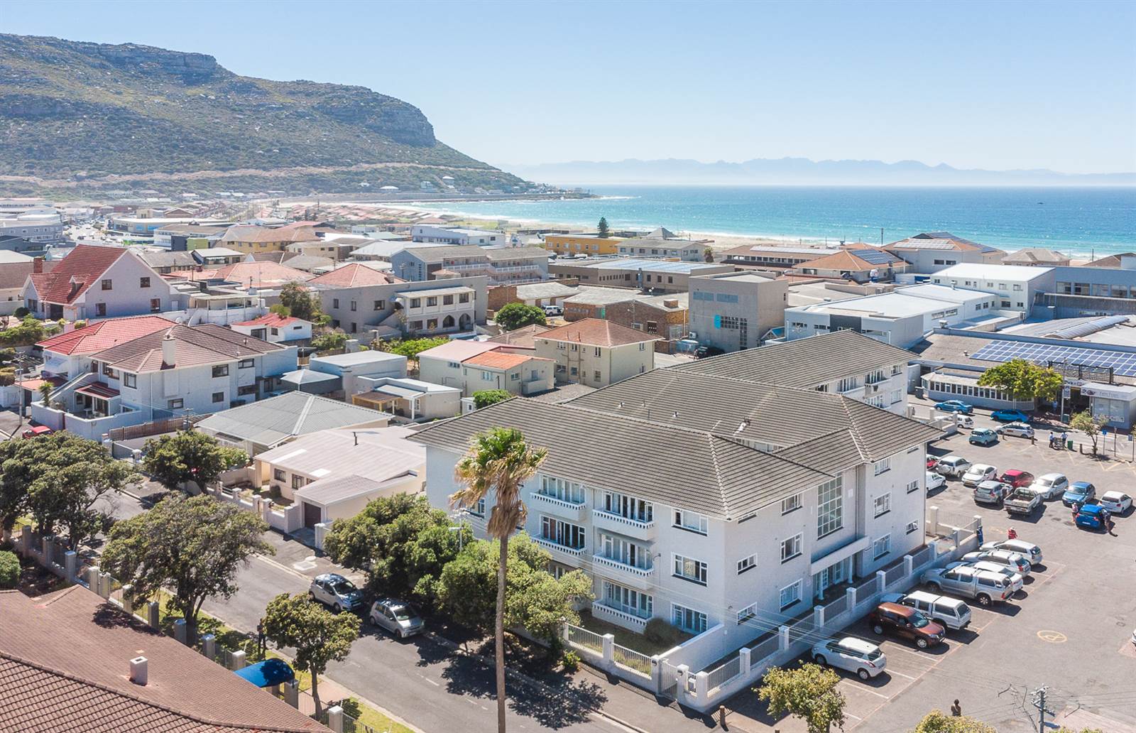 2 Bed Apartment in Fish Hoek photo number 1