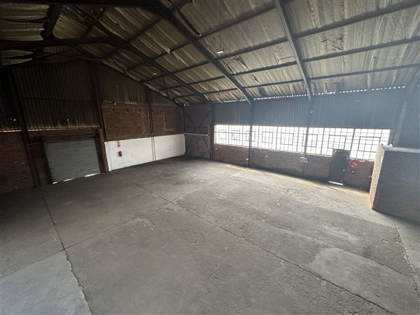 437 m² Industrial space 437 m² Industrial space