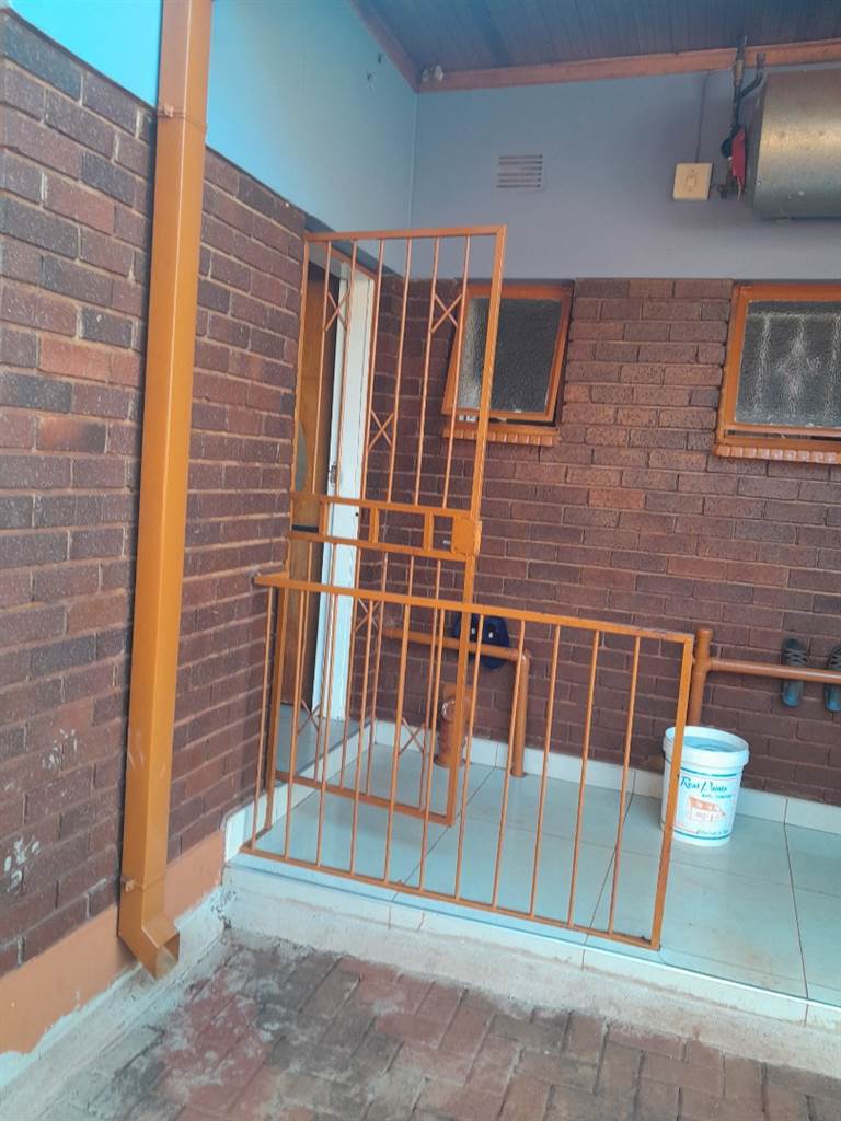 4 Bed House in Thohoyandou photo number 8