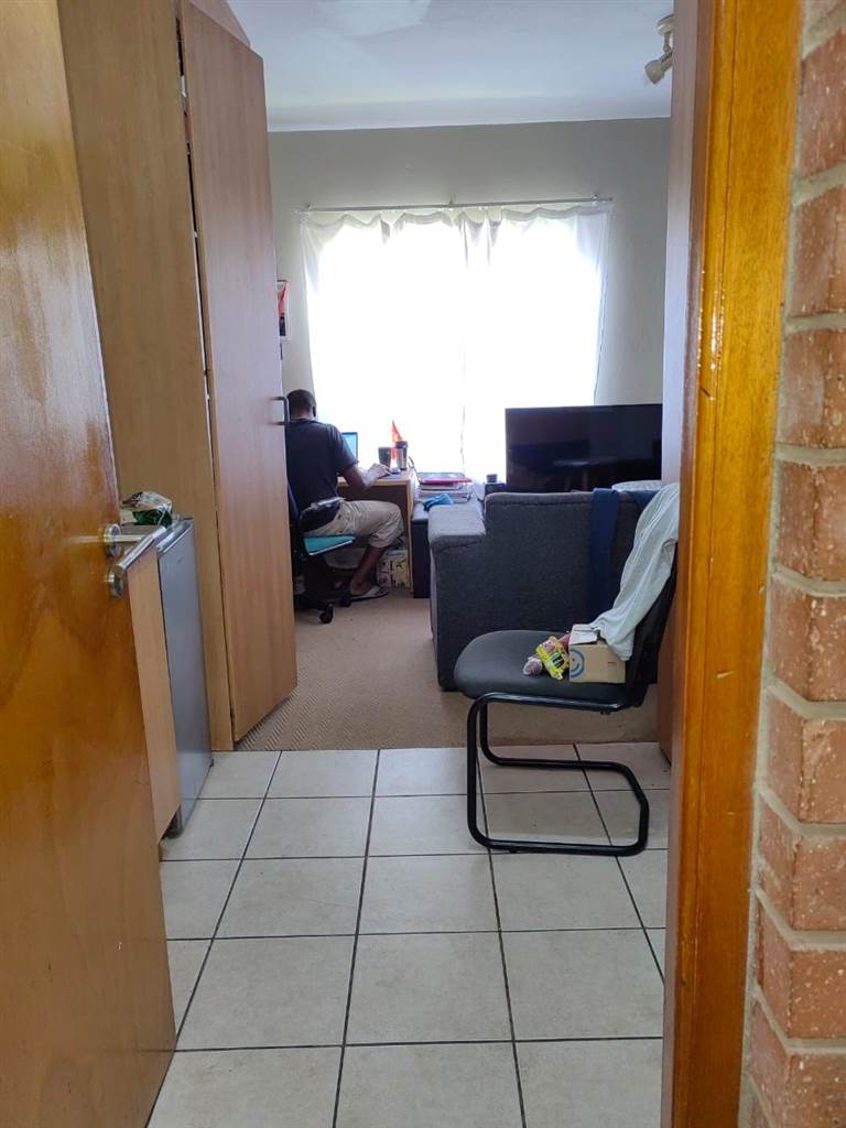 1 Bed Flat in Auckland Park photo number 6