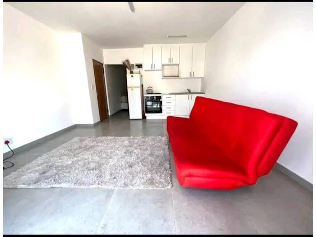 1 Bed Apartment in Athlone Park photo number 3