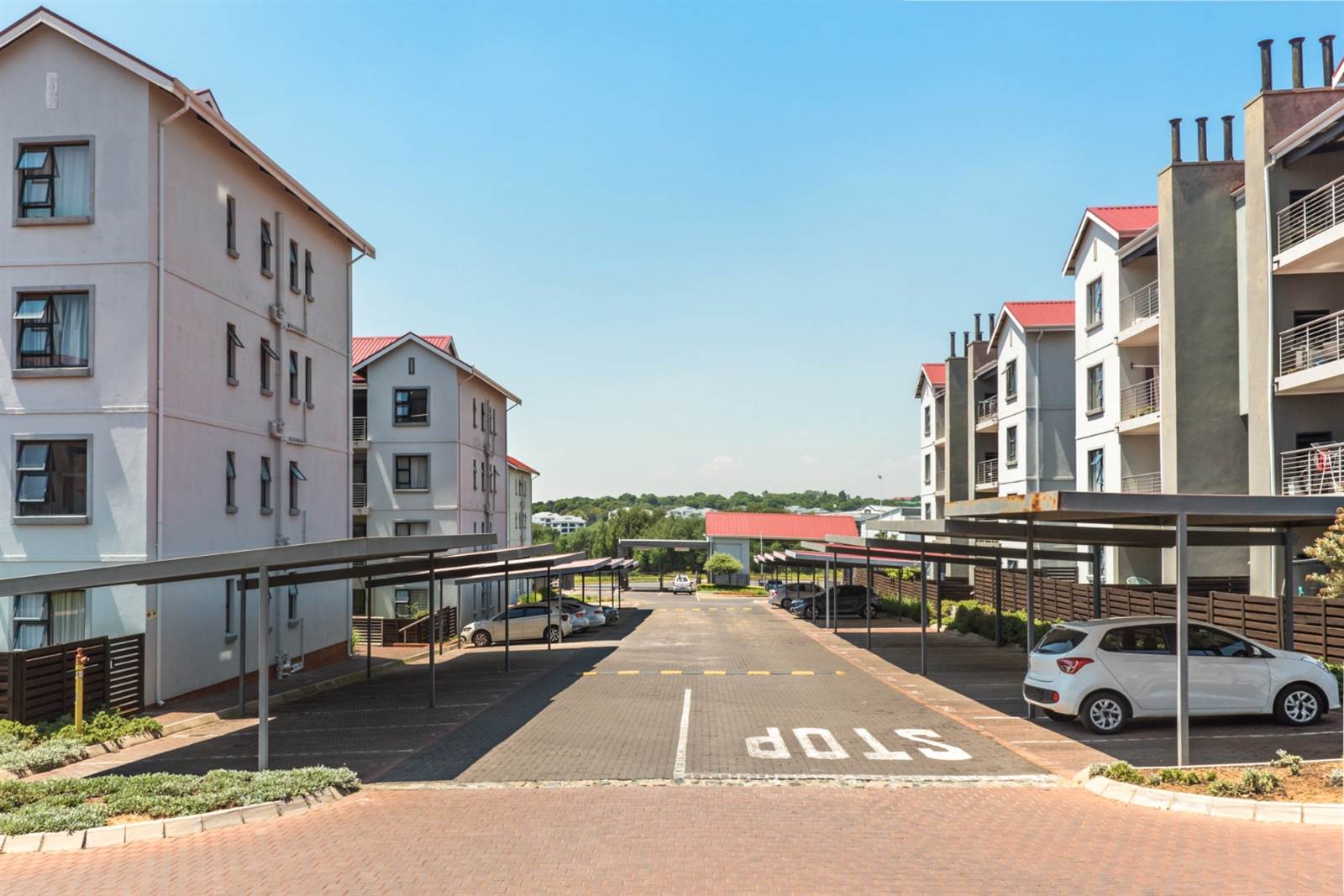 1 Bed Apartment in Modderfontein photo number 20