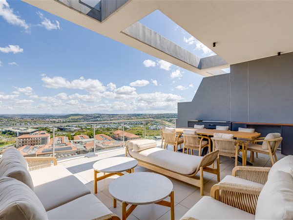 2 Bed Penthouse in Waterfall Country Estate