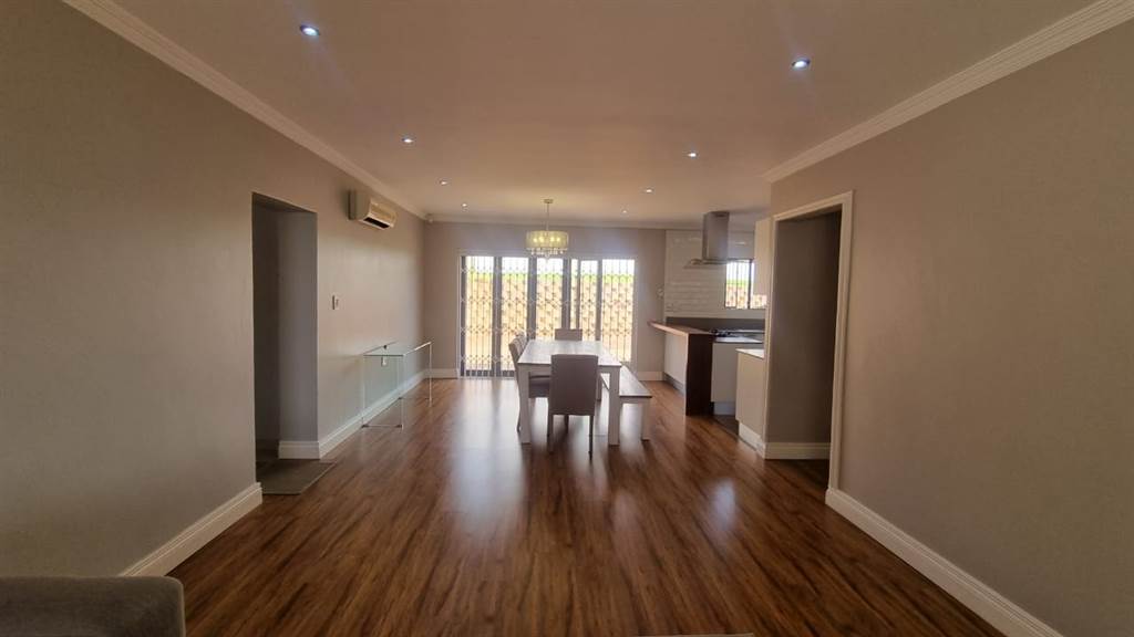 3 Bed House in Malvern photo number 6