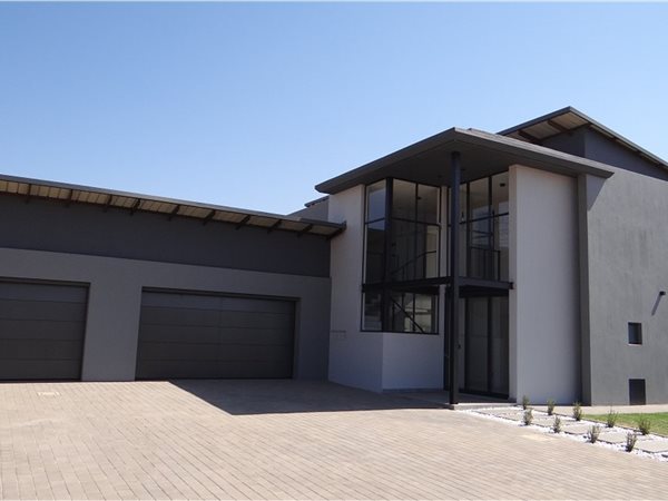 4 Bedroom House 4 Bedroom House
