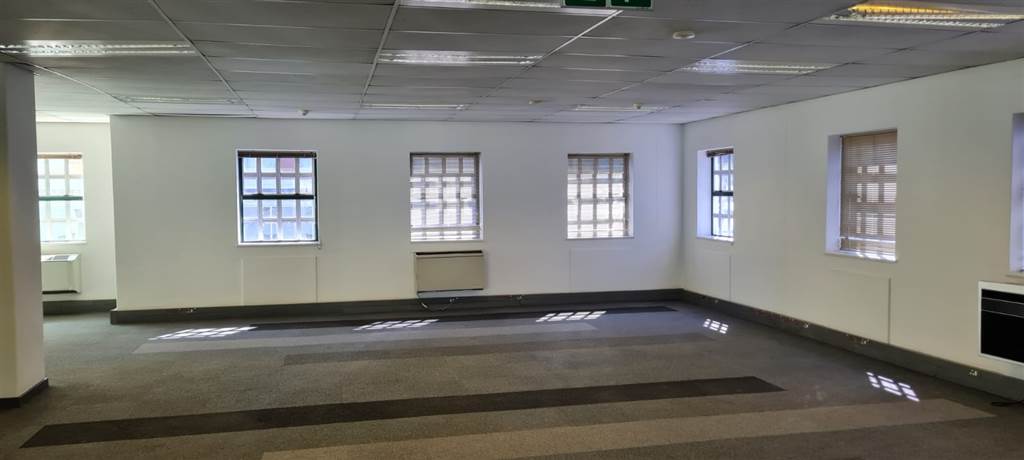 376  m² Office Space in Parktown North photo number 8