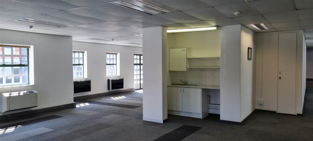 376  m² Office Space in Parktown North photo number 4