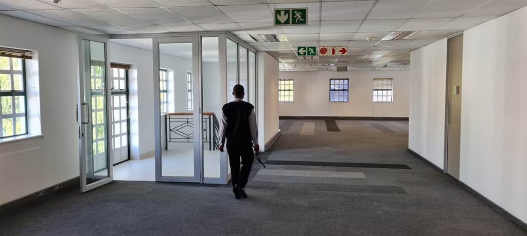 376  m² Office Space in Parktown North photo number 7